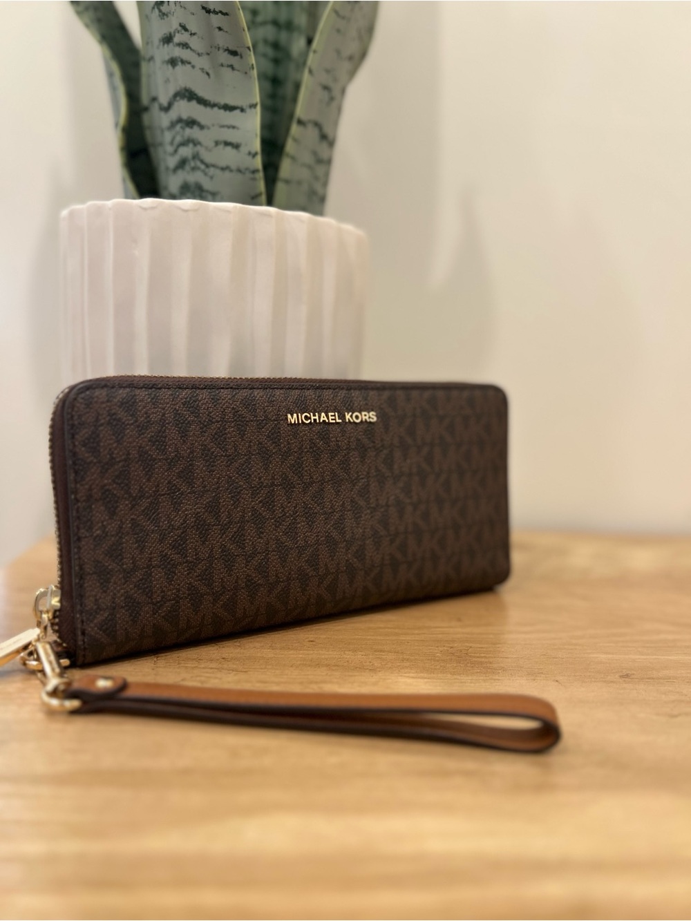 Michael Kors Jet Set Travel Brown Monogram Zip Around Wallet Wristlet